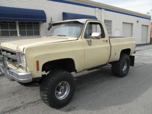 Chevy shortbox 4x4 california truck