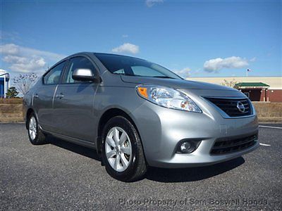 2012 nissan versa 1.6sl  10k miles