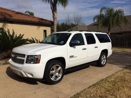 2011 chevrolet suburban 1500 lt no reserve!!!!!!!