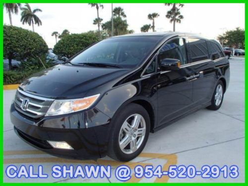 2011 honda odyssey touring, tv/dvd,leather, sunroof, l@@k at this van,shawn b