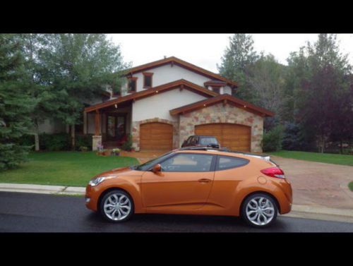 2013 hyundai veloster base hatchback 3-door  1.6l color vitamin c orange gold