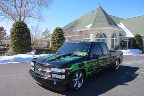 1994 gmc 1500 custom! 20inch wheels 350 small block  we ship world wide