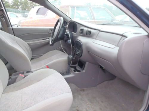 2001 Ford Escort SE Sedan 4-Door 2.0L, image 2