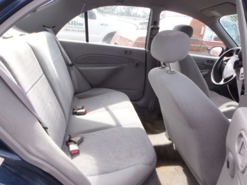 2001 Ford Escort SE Sedan 4-Door 2.0L, image 3