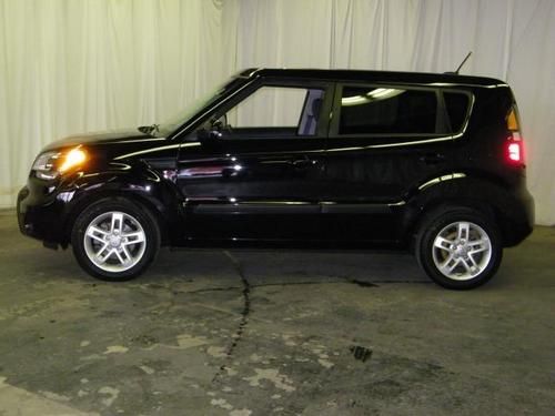 2011 kia soul plus hatchback 4-door 2.0l