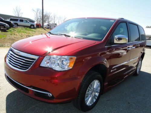 2014 chrysler town &amp; country braun handicap van damage rebuilt salvage title