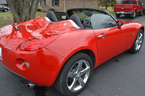 2008 pontiac solstice base convertible 2-door 2.4l