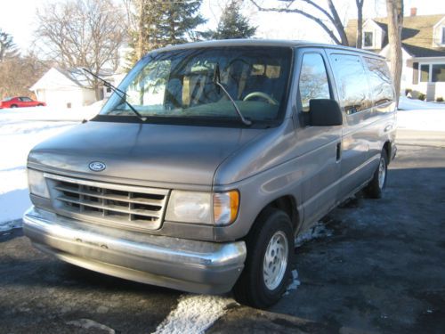 1992 ford e-150 econoline club wagon chateau standard passenger van 2-door 5.0l