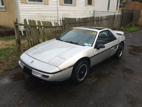 1988 silver pontiac fiero formula: not running