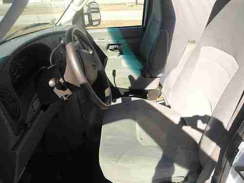 2006 Ford E-450 Super Duty Base Stripped Chassis, image 8