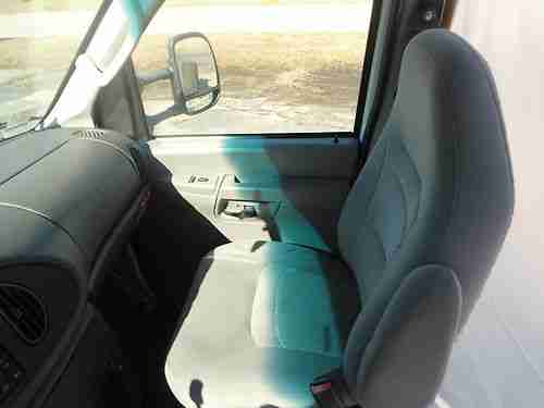 2006 Ford E-450 Super Duty Base Stripped Chassis, image 10