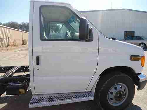 2006 Ford E-450 Super Duty Base Stripped Chassis, image 16