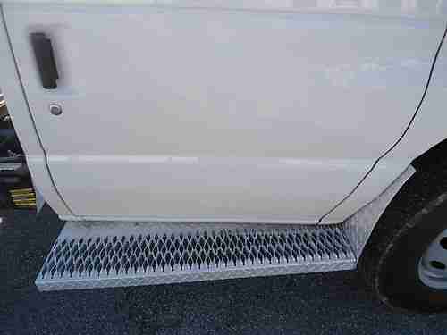 2006 Ford E-450 Super Duty Base Stripped Chassis, image 18