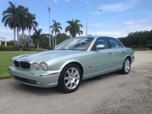 Florida 2004 jaguar xj8 , 7000 original miles, dealer service records , like new
