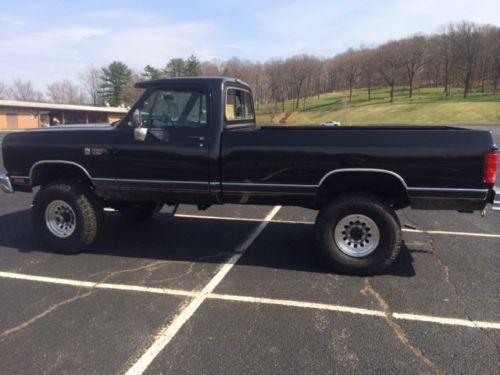 1990 dodge d250 diesel  standard cab pickup 2-door 5.9l. 4x4  rust free