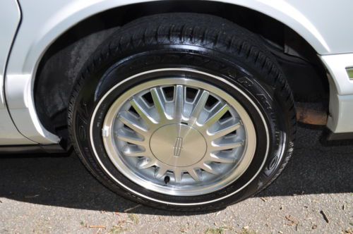 1997 Lincoln Town Car Signature Sedan 4-Door 4.6L, image 11