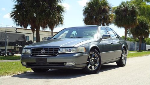 2003 cadillac seville sts , low miles , dealer records , moonrf, hids