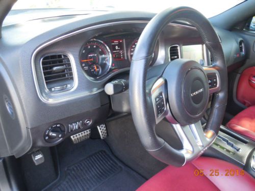 2012 Dodge Charger SRT8 6.4L HEMI LOADED NAVIGATION SUNROOF 470HP ONLY 12K MILES, image 9