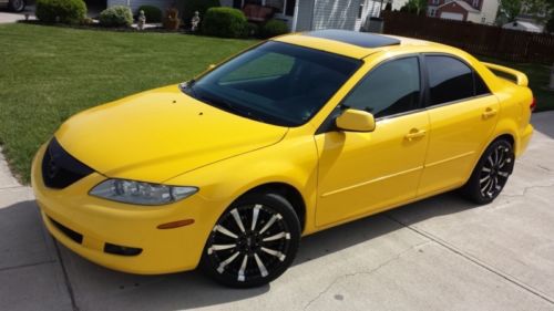 Low miles. 18&#034; wheels. spoiler. tinted windows. loaded. nice little sports car!