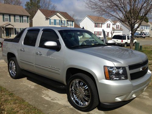 2010 chevrolet avalanche ls crew cab pickup 4-door 5.3l