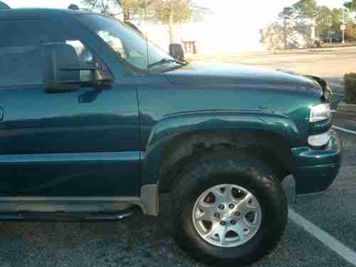 2005 Chevy Suburban Z71, Very Rare Metallic Blue Paint!, image 3