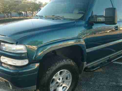 2005 Chevy Suburban Z71, Very Rare Metallic Blue Paint!, image 4