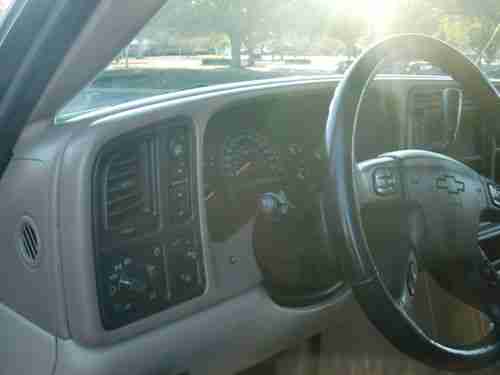2005 Chevy Suburban Z71, Very Rare Metallic Blue Paint!, image 16