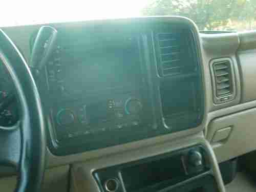 2005 Chevy Suburban Z71, Very Rare Metallic Blue Paint!, image 17