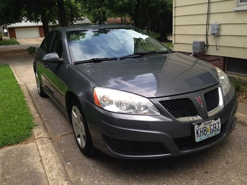 2009 pontiac g6 perfect condition in and out. look at all my pics, you will see!