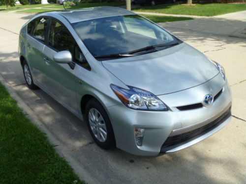 2012 toyota prius plug-in hatchback 4-door 1.8l