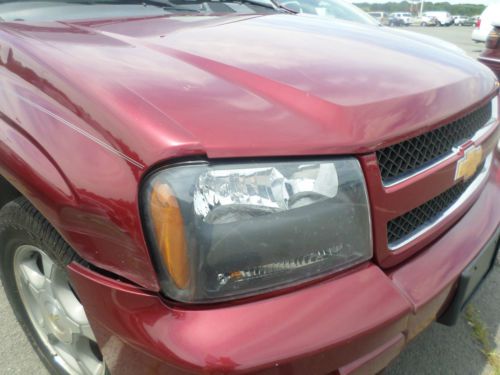 2006 chevy trailblazer runs &amp; drive it has light damge in the bumper cover