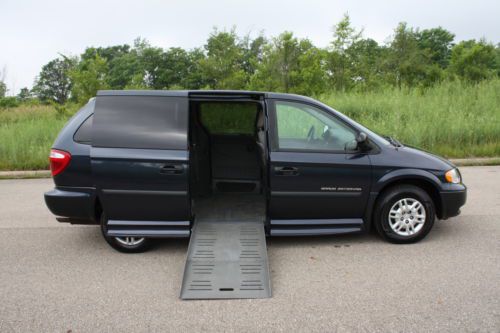 2007 Dodge Grand Caravan SE Wheelchair Accessible Side Entry Handicap Van, image 43