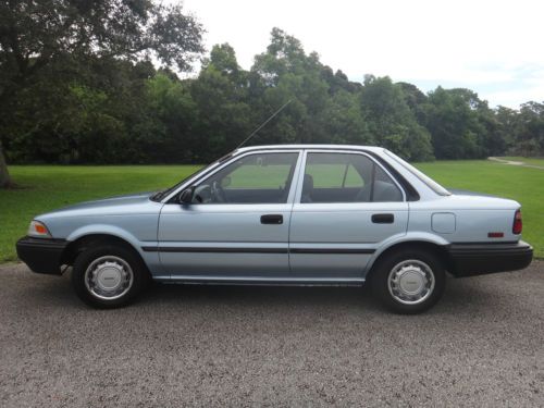 Toyota corolla sedan 4-door  low miles