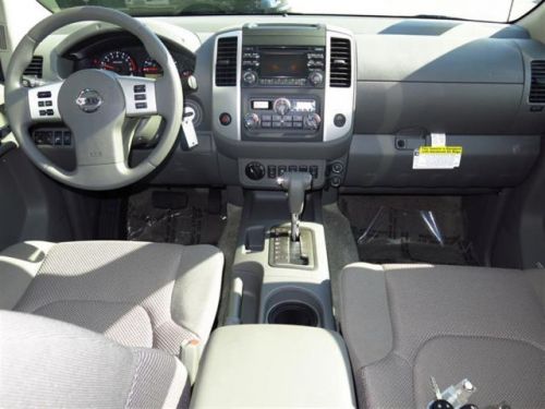 2014 nissan frontier sv