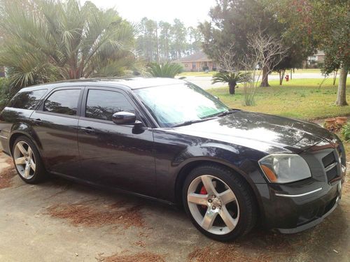 2006 dodge magnum srt8 wagon 4-door 6.1l