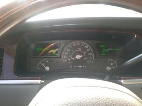 2003 Lincoln Town Car Signature Sedan 4-Door 4.6L, image 6