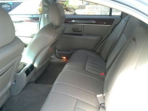 2003 Lincoln Town Car Signature Sedan 4-Door 4.6L, image 7