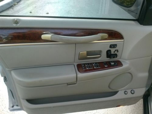 2003 Lincoln Town Car Signature Sedan 4-Door 4.6L, image 8