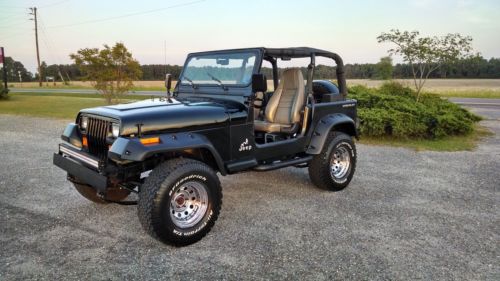 1994 jeep wrangler se sport utility 2-door 4.0l, black, bikini top