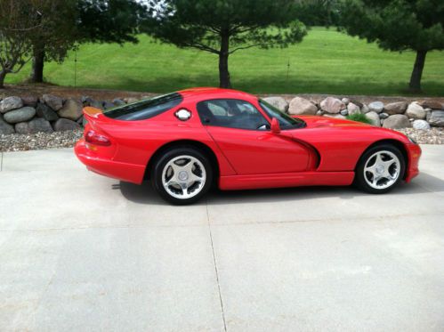 1998 dodge viper gts coupe 2-door 8.0l