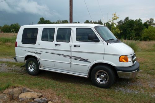 2002 dodge ram b1500 sport van