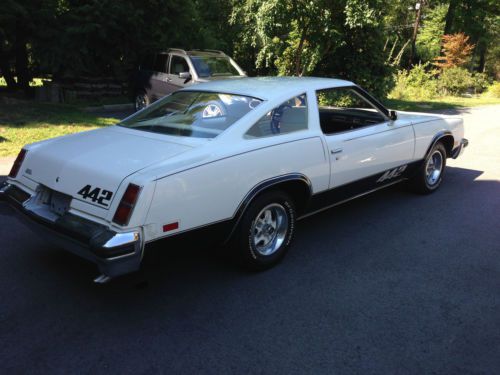 1977 oldsmobile cutlass 442 coupe, very rare factory 403, white/black stripes