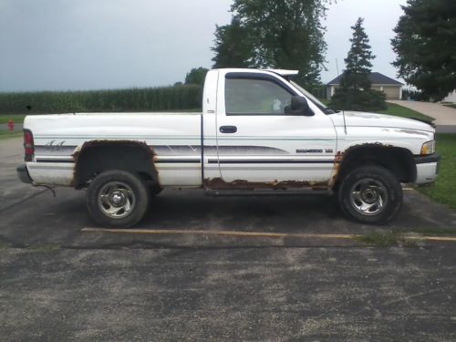 1995 dodge ram magnum slt pickup, 4 x 4,    read description