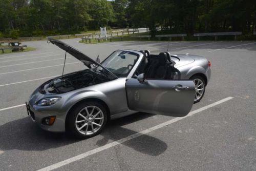 2011 mazda mx-5 miata grand touring convertible 2-door 2.0l hard top under 13k m