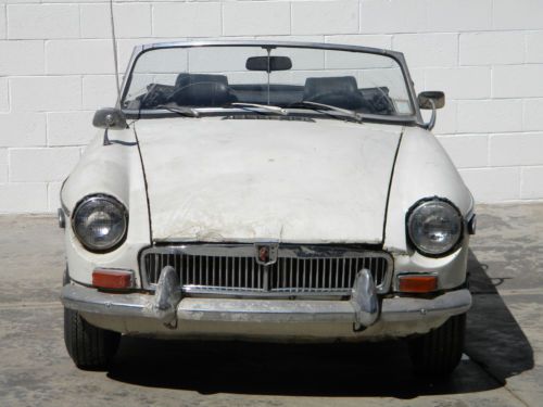 Complete Non-Runner Project / Parts Car Engine Turns Freely Some Lower Body Rust, image 6