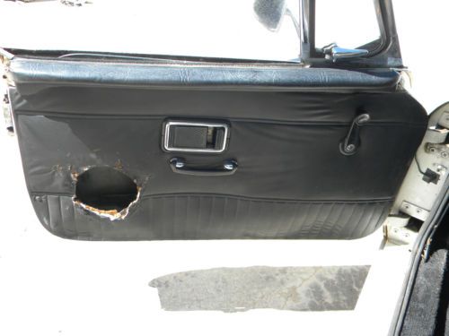 Complete Non-Runner Project / Parts Car Engine Turns Freely Some Lower Body Rust, image 19