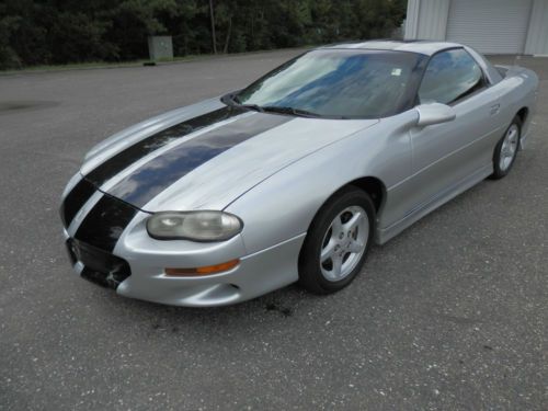 2000 chevrolet camaro base coupe 2-door 3.8l