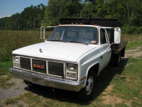 1985 one ton flatbed truck