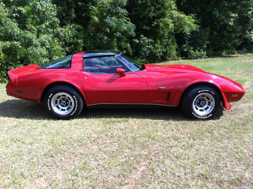 1979 chevrolet corvette base coupe 2-door 5.7l