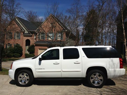 2008 gmc yukon xl (suburban) - 86k loaded 4x4, 20", dvd, park sensors &amp; more!